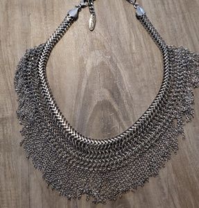 Silver plunder necklace